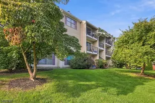 401 Danbury Ln, East Brunswick Township, NJ 08816 - Photo 26