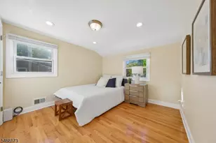 12 Knollwood Dr, Livingston, NJ 07039 - Photo 18