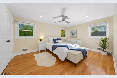 12 Knollwood Dr, Livingston, NJ 07039 - Photo 16
