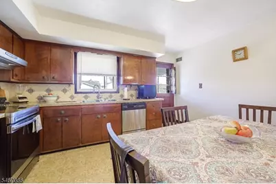 325 Grant Ave, Lyndhurst Township, NJ 07071 - Photo 20