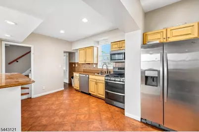 577 Varsity Rd/148 Reynolds, South Orange, NJ 07079 - Photo 8