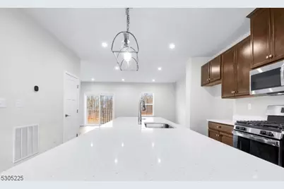 9 Peckwell St, Mount Olive, NJ 07828 - Photo 6