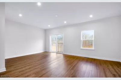 9 Peckwell St, Mount Olive, NJ 07828 - Photo 8