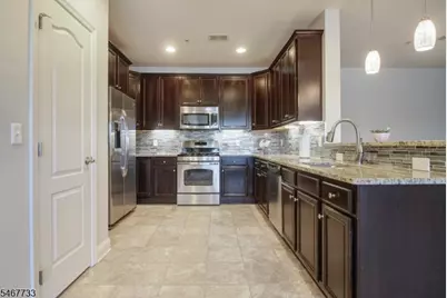 1302 Meadow Brook Ct, Hanover Township, NJ 07981 - Photo 8