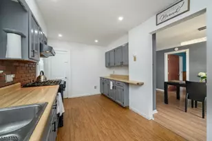 125 Princeton Ln, North Plainfield, NJ 07063 - Photo 10