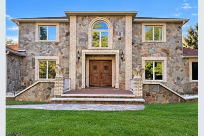11 Grandview Cir, Raritan Township, NJ 08822 - Photo 2
