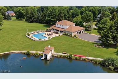 11 Grandview Cir, Raritan Township, NJ 08822 - Photo 4