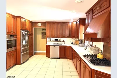 11 Grandview Cir, Raritan Township, NJ 08822 - Photo 12