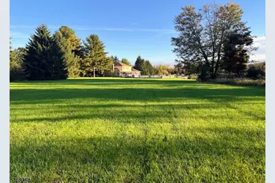 11 Grandview Cir, Raritan Township, NJ 08822 - Photo 8