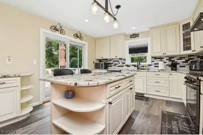 631 Concord Cir, Ewing Township, NJ 08618 - Photo 8