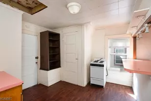 108 S Arlington Ave, East Orange, NJ 07018 - Photo 12