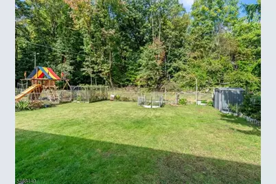 806 Pinewood Rd, Union Township, NJ 07083 - Photo 18