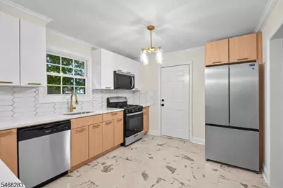 825 Bishop St, Union Township, NJ 07083 - Photo 16