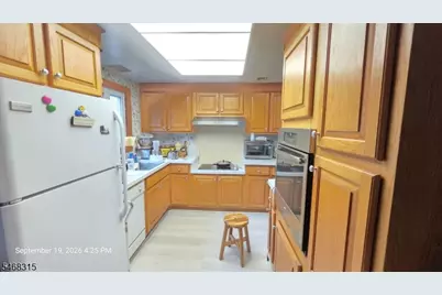 191B Malden Ln #B, Monroe Township, NJ 08831 - Photo 2