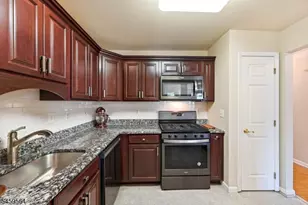 347 Winthrop Dr, Nutley, NJ 07110 - Photo 14
