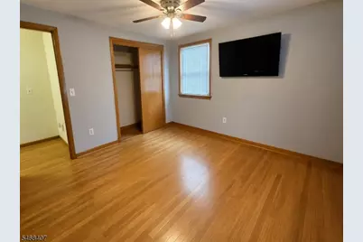 16 Jackson Ave, South Hackensack Township, NJ 07606 - Photo 8