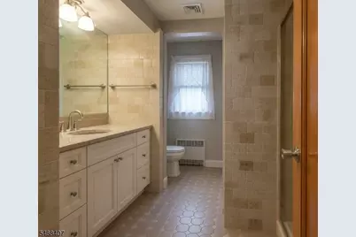 16 Jackson Ave, South Hackensack Township, NJ 07606 - Photo 12