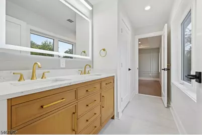 50 W Hobart Gap Rd, Livingston, NJ 07039 - Photo 22