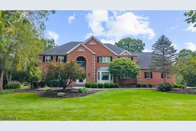 11 Huntington Dr, Clinton Township, NJ 08801 - Photo 2