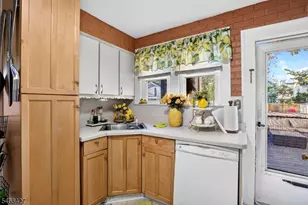319 Runyon Ave, Middlesex, NJ 08846 - Photo 12
