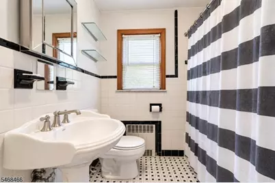 154 Locust Ave, Garwood, NJ 07027 - Photo 14