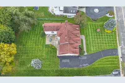 226 Hollywood Ave, Fairfield, NJ 07004 - Photo 14