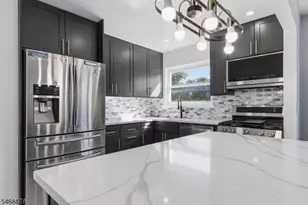 7 Winthrop Rd, Franklin Township, NJ 08873 - Photo 12