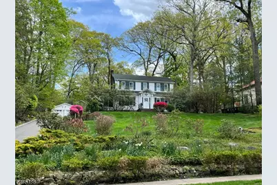 5 Upland Way, Verona, NJ 07044 - Photo 2