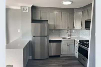 285 Aycrigg Ave #6F, Passaic, NJ 07055 - Photo 4