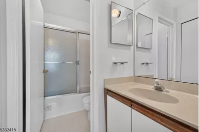 268 Edgeware Ct, Franklin Township, NJ 08873 - Photo 26