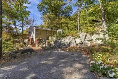 12 Knollwood Pl, Hopatcong, NJ 07821 - Photo 8