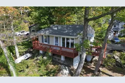 12 Knollwood Pl, Hopatcong, NJ 07821 - Photo 2