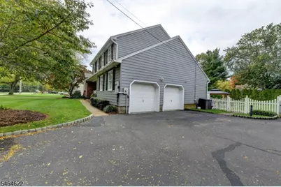 31 W End Ave, Pequannock Township, NJ 07444 - Photo 4