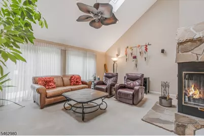 14 Carla Ct, Morristown, NJ 07960 - Photo 4