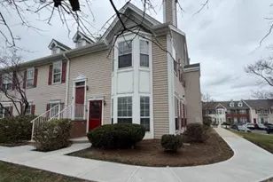 32 Columbus Dr, Franklin Township, NJ 08823 - Photo 1