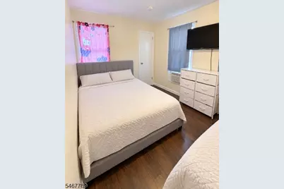 521 E 2nd St, Bound Brook, NJ 08805 - Photo 2