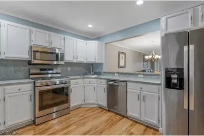 84 Hagerman Ct, Bridgewater Twp., NJ 08807 - Photo 6