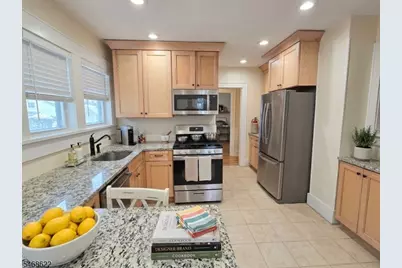 634 W Broad St, Westfield, NJ 07090 - Photo 2