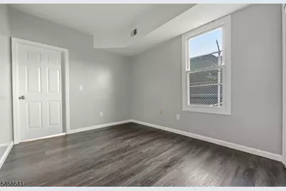 168 Sherman Ave #2L, Newark, NJ 07114 - Photo 6