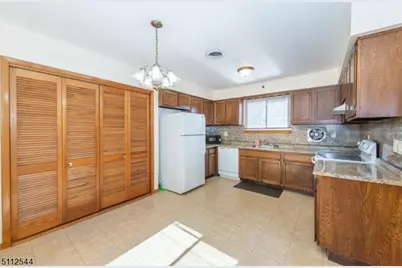 358 Union Blvd #2, Totowa, NJ 07512 - Photo 12