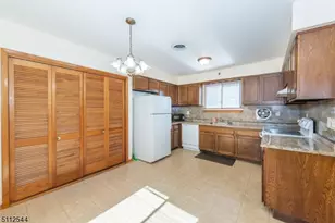 358 Union Blvd, Totowa, NJ 07512 - Photo 12
