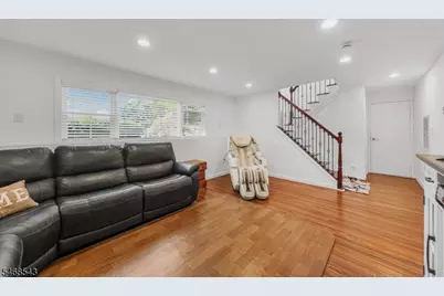 313 Suttons Lane, Edison Twp., NJ 08817 - Photo 26
