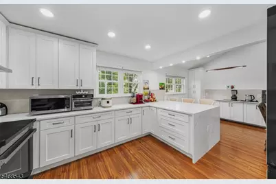 313 Suttons Lane, Edison Twp., NJ 08817 - Photo 16