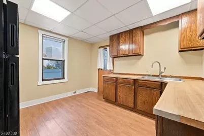 31 Walnut St, Bloomfield, NJ 07003 - Photo 10