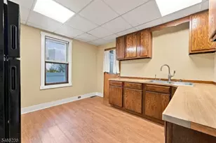 31 Walnut St, Bloomfield, NJ 07003 - Photo 10