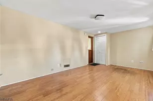 31 Walnut St, Bloomfield, NJ 07003 - Photo 12