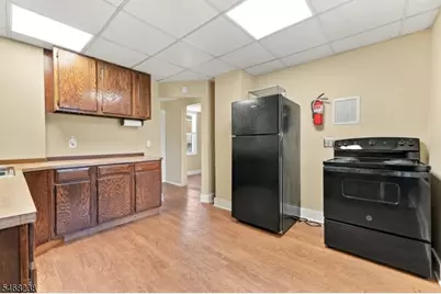 31 Walnut St, Bloomfield, NJ 07003 - Photo 8