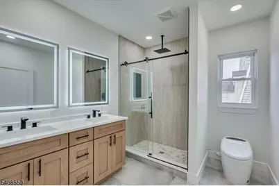 18 Regent St, North Plainfield, NJ 07060 - Photo 14
