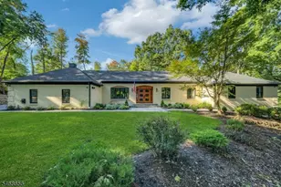 15 Sherwood Dr, Watchung, NJ 07069 - Photo 1
