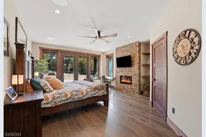 87 Jackson Ave, Wayne, NJ 07470 - Photo 12